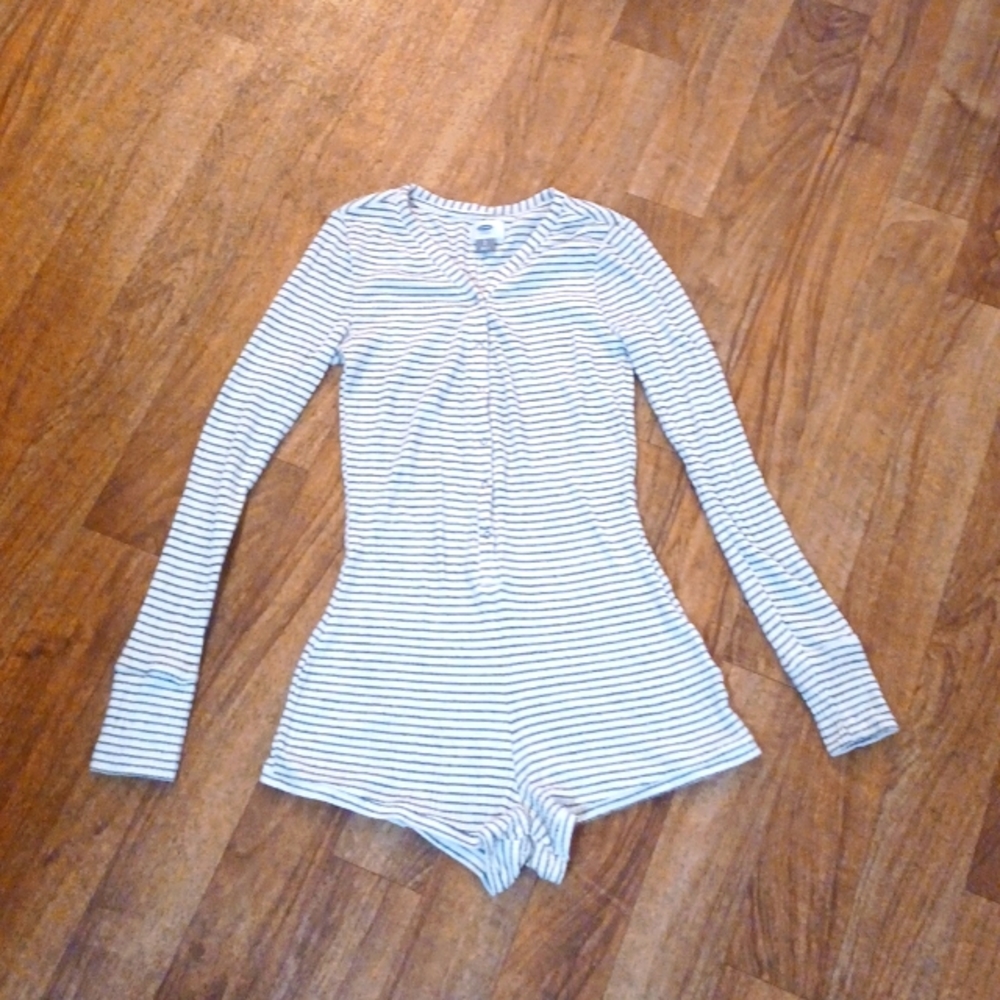 Old Navy long sleeve romper size S/P